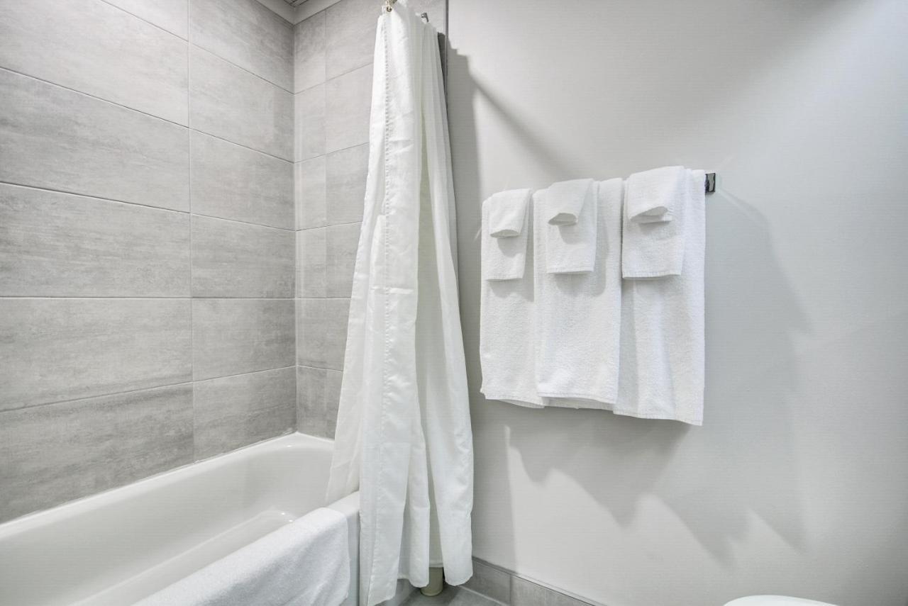 Hotel Marineau Shawinigan Luaran gambar